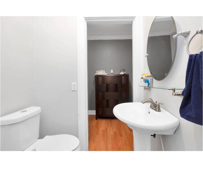 Cozy Downtown Studio By Toyota Center Houston Exterior photo