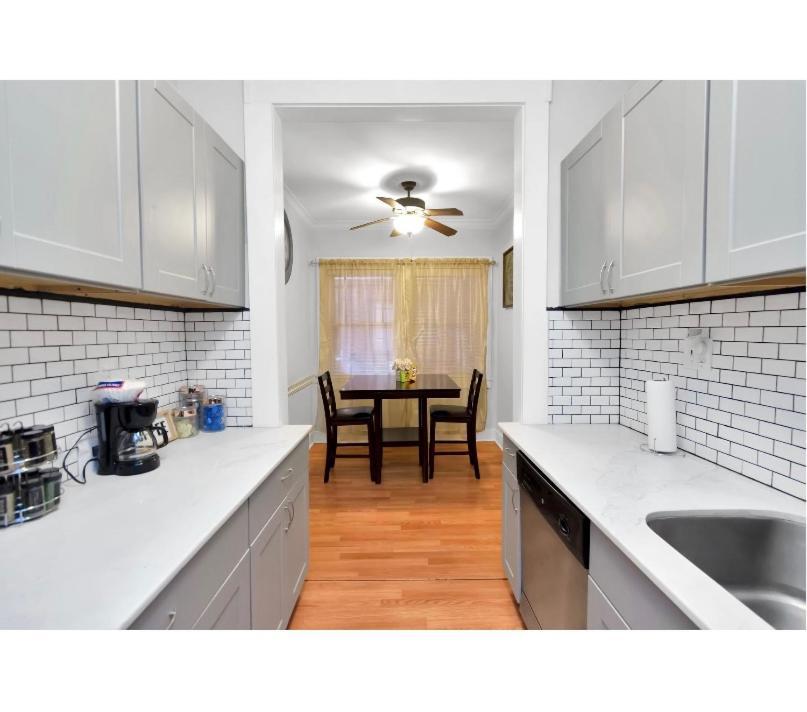 Cozy Downtown Studio By Toyota Center Houston Exterior photo
