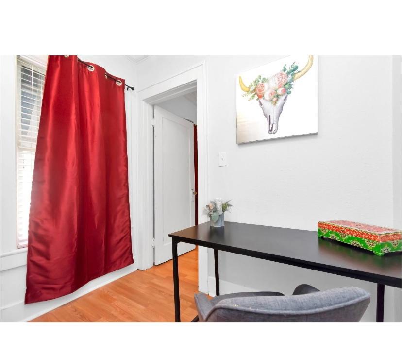 Cozy Downtown Studio By Toyota Center Houston Exterior photo